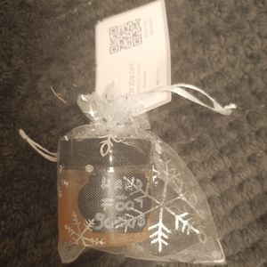 Hand foot scrub